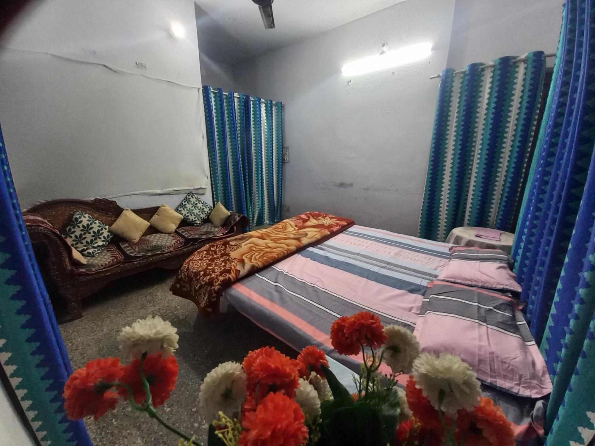 Nigam Stay Home B-663, Kareli Allāhābād Junction Eksteriør bilde