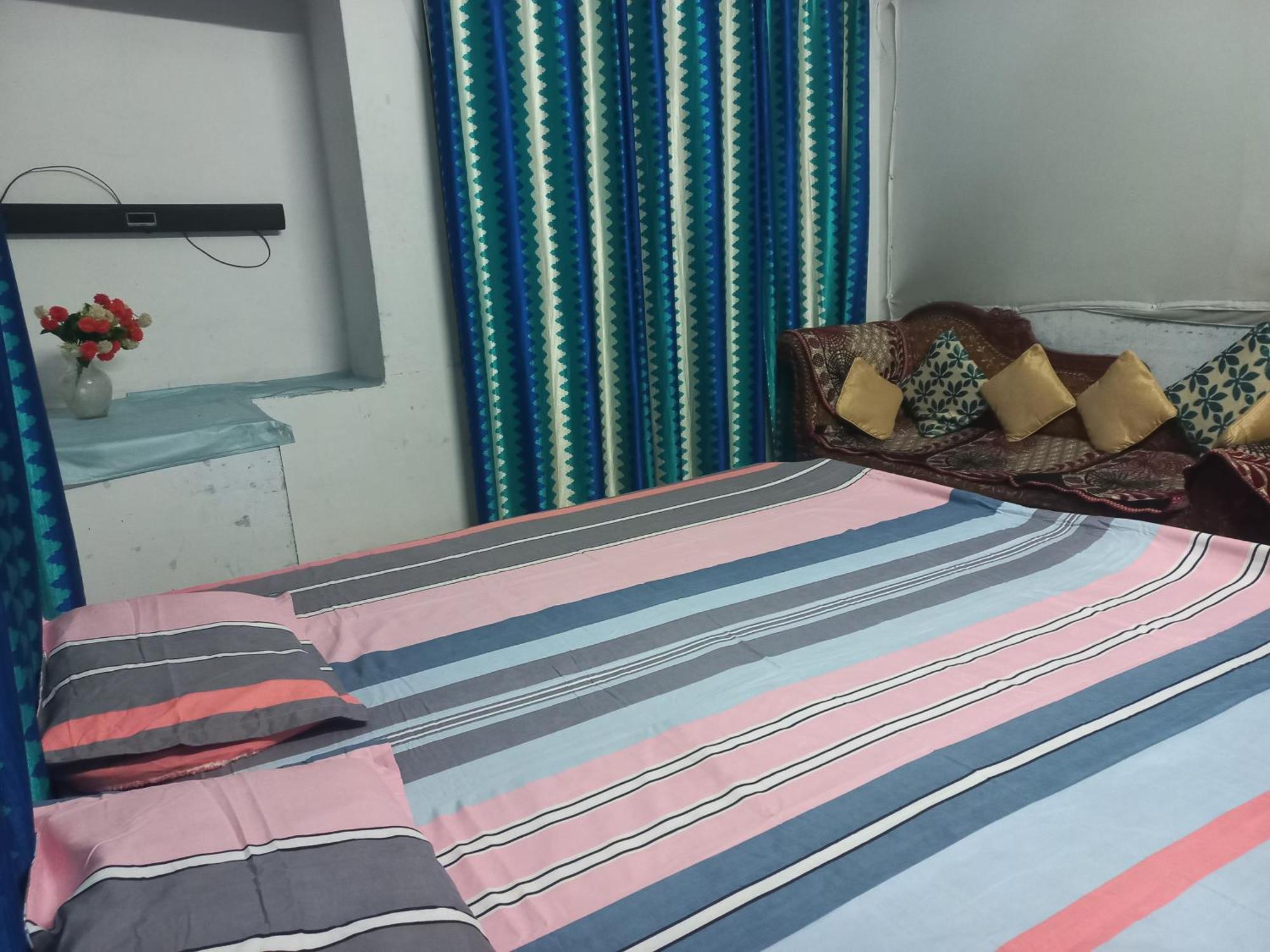 Nigam Stay Home B-663, Kareli Allāhābād Junction Eksteriør bilde